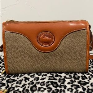🌻S.🌻O.🌻L.🌻D.🌻 Vintage Dooney & Bourke Handbag